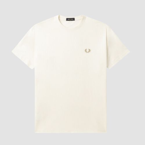 FRED PERRY◆Rear Powder ホワイトローレルTシャツ 関税送料込 Fred Perry rear powder laurel t-shirt in white | ASOS