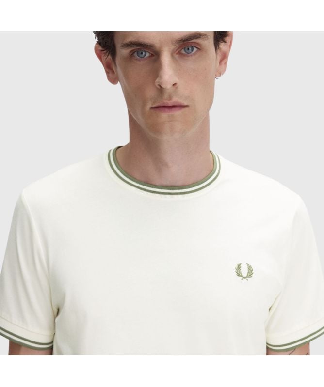 FRED PERRY☆ Twin Tipped T-Shirt WHITE シンプル ロゴ Fred Perry twin tipped t-shirt in white | ASOS