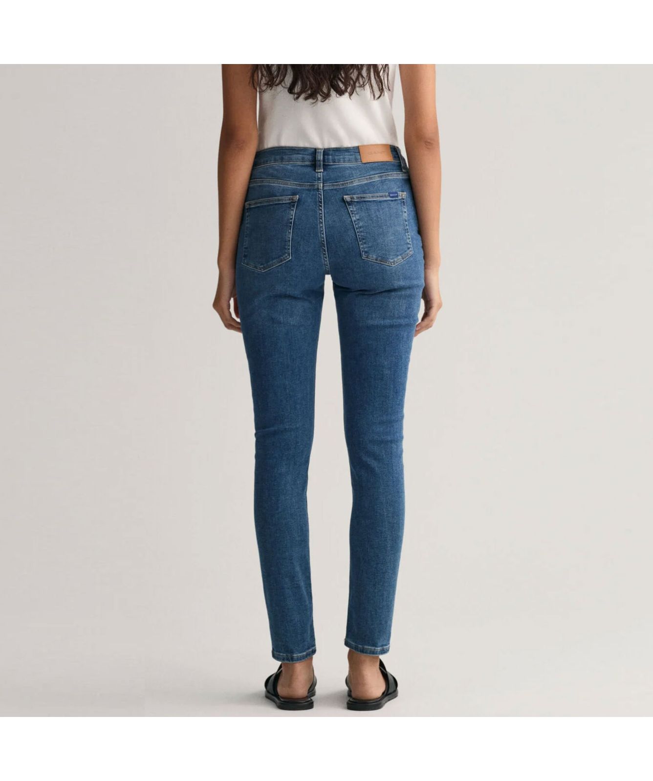 GANT D1. Travel Indigo Jeans Donna Aderente E Elasticizzata