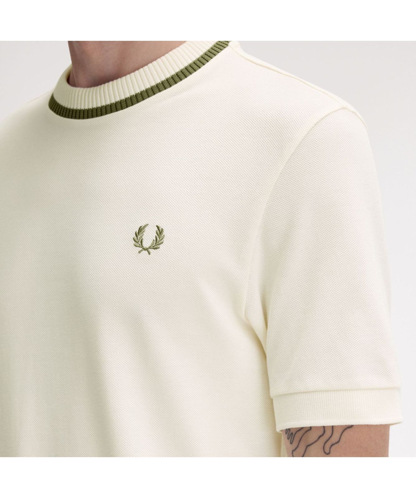 Fred Perry Crew Neck Piqué T-Shirt | Ecru - M7-760