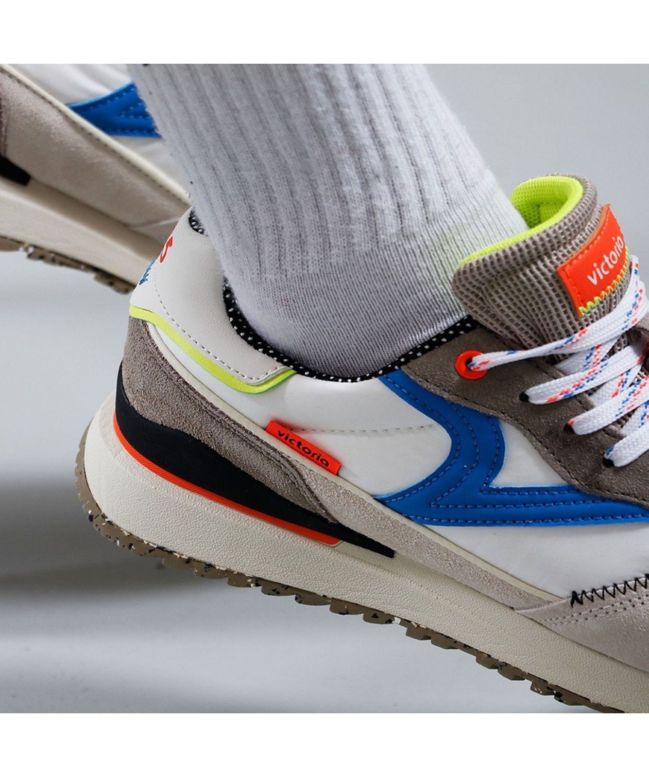 Victoria 1985 Leggera Men's Trainers -Neon Touch | White
